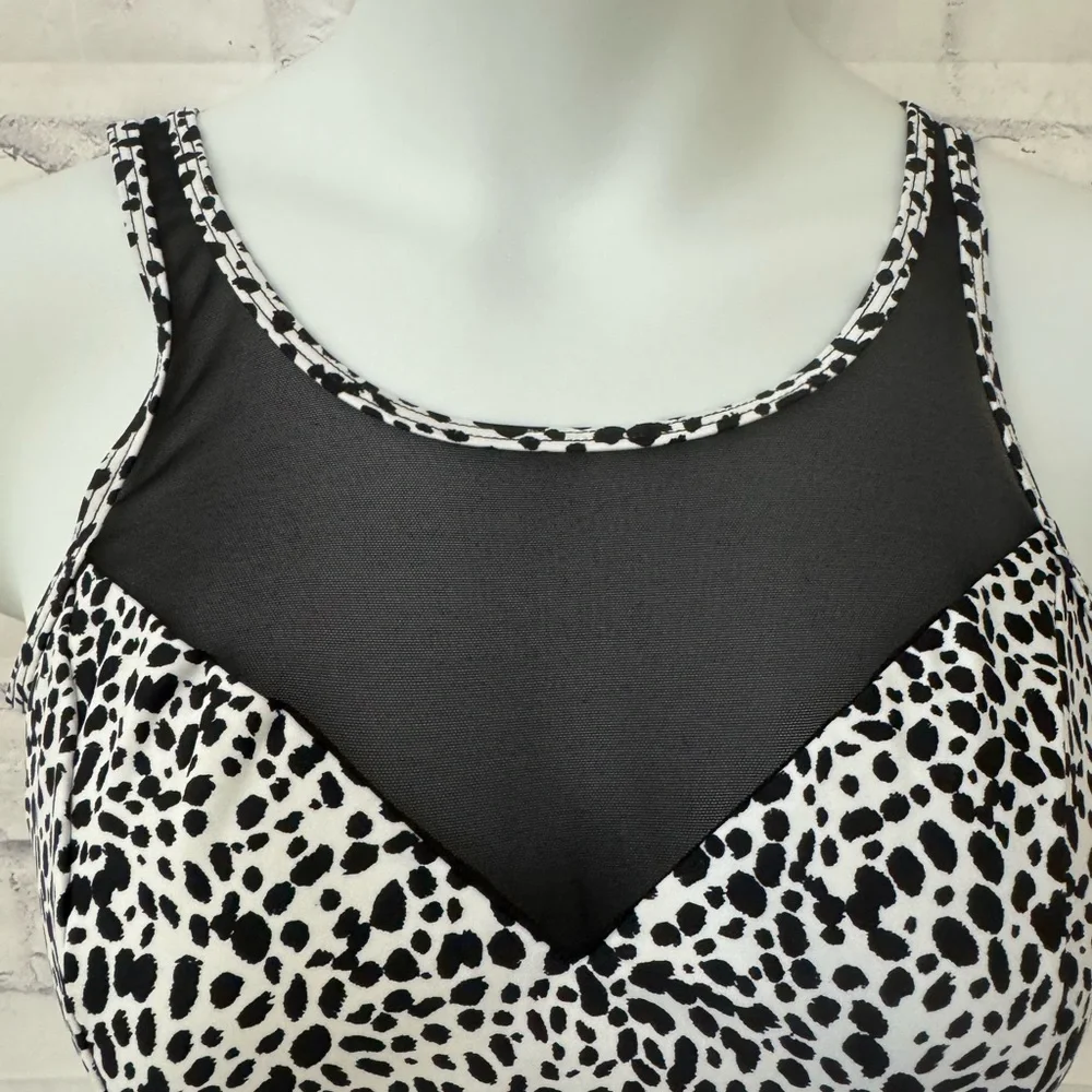 Torrid Size 1 Black White Mesh High Neck Wire Free One Piece Swimsuit Resortwear
